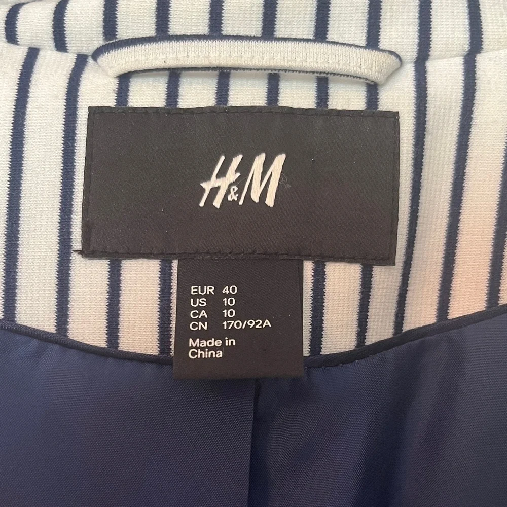 H&M Navy and White Striped Blazer Sz 40 Euro - Picture 2 of 4